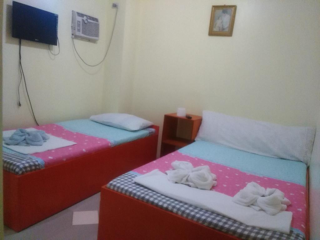 Aranas-Carillo Travellers Inn Kalibo Room photo