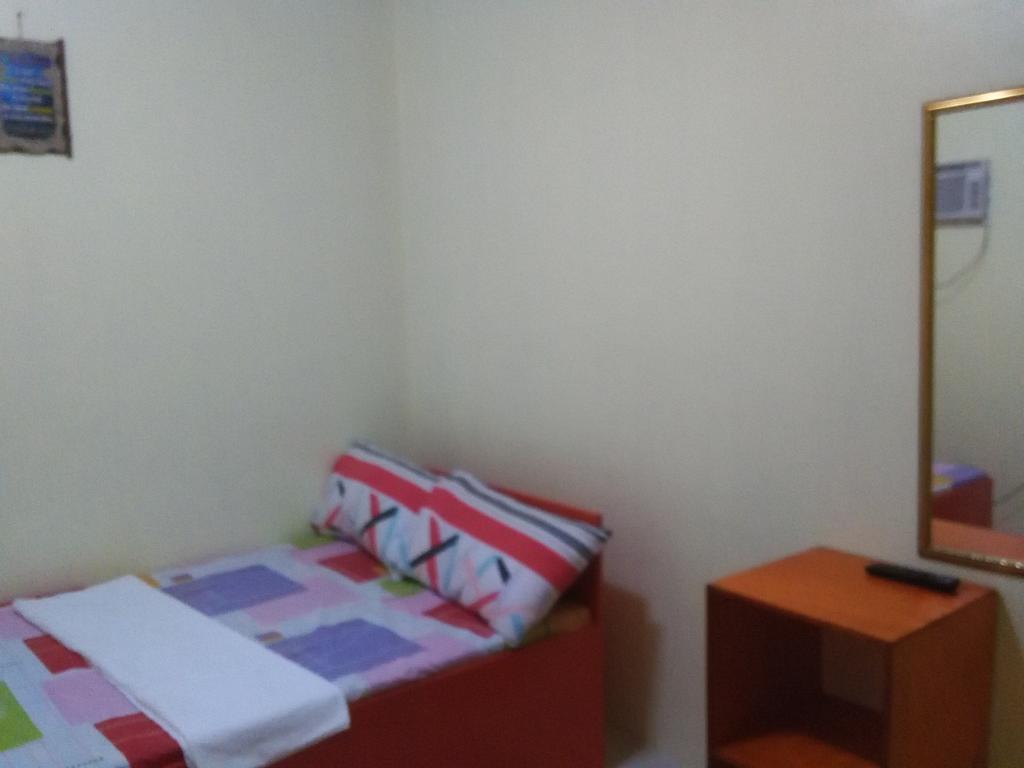 Aranas-Carillo Travellers Inn Kalibo Room photo